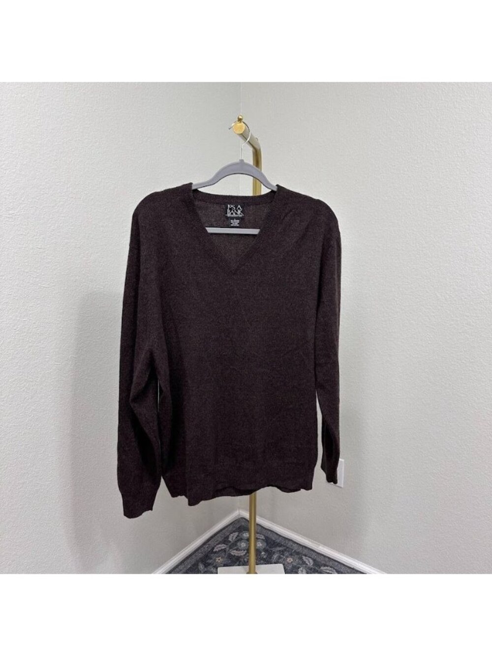 Jos A Bank 100% Cashmere V Neck Pullover Knit Sweater Minimalist Mens size Large